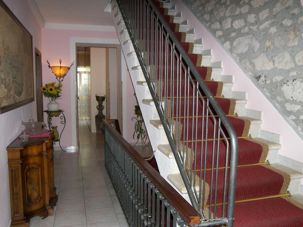 Albergo Elisa Comano  Buitenkant foto