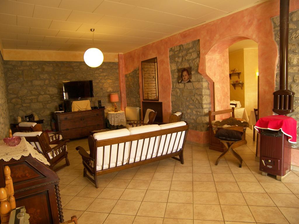 Albergo Elisa Comano  Buitenkant foto