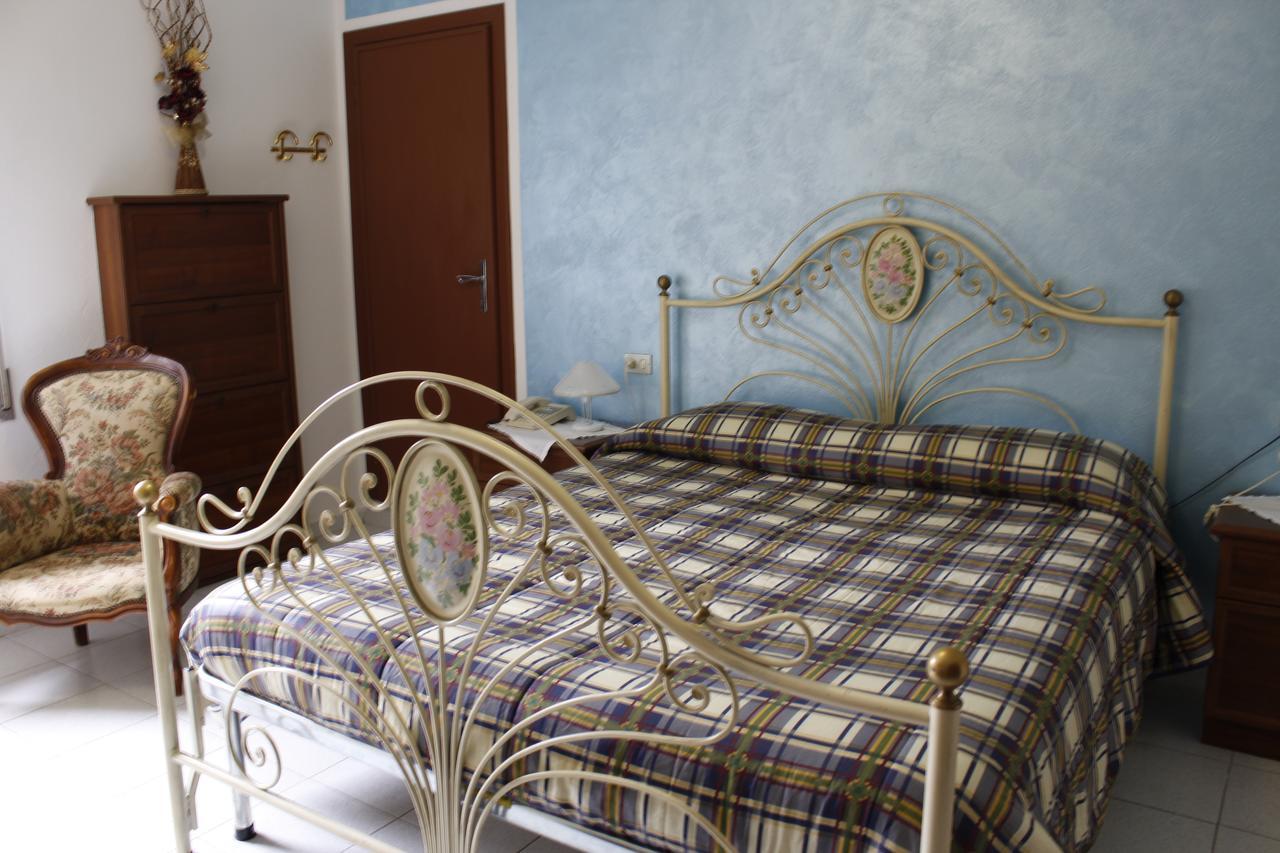 Albergo Elisa Comano  Buitenkant foto